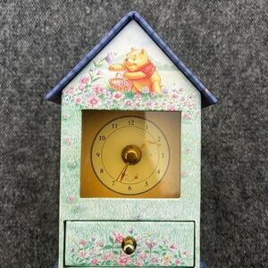 Winnie the Pooh Decorative Clock